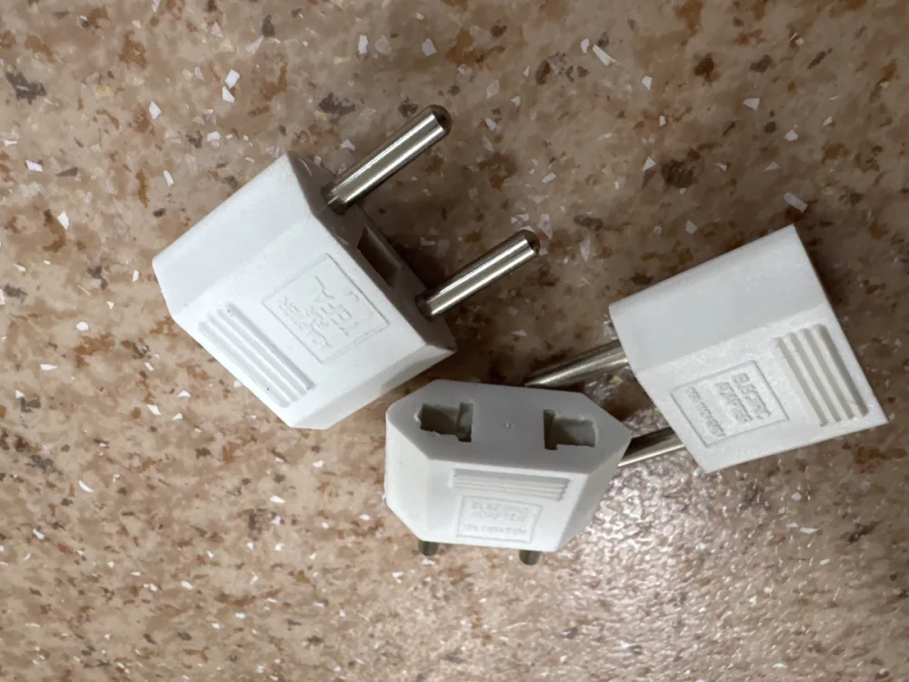 Переходник электрический 220V (плоский белый 16А)