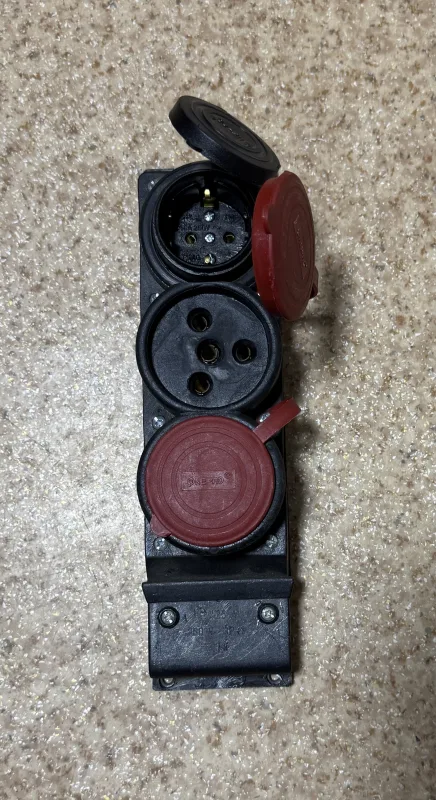 Колодка каучуковая 380V 3*25+220V1 16A "NEAD"
